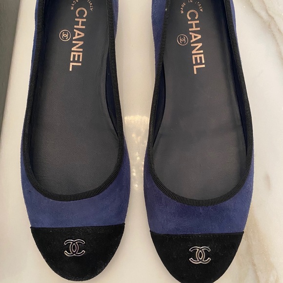 CHANEL Shoes - Chanel Ballet Flats Size 39 NWT